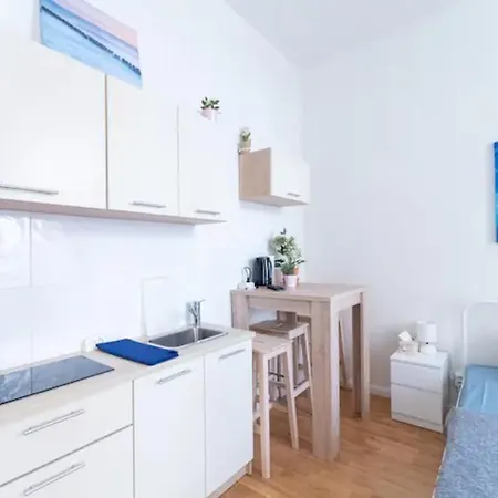 Appartement Favorite In The Center Of 1 *